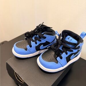 Jordan Kids Sneakers in Blue and Black